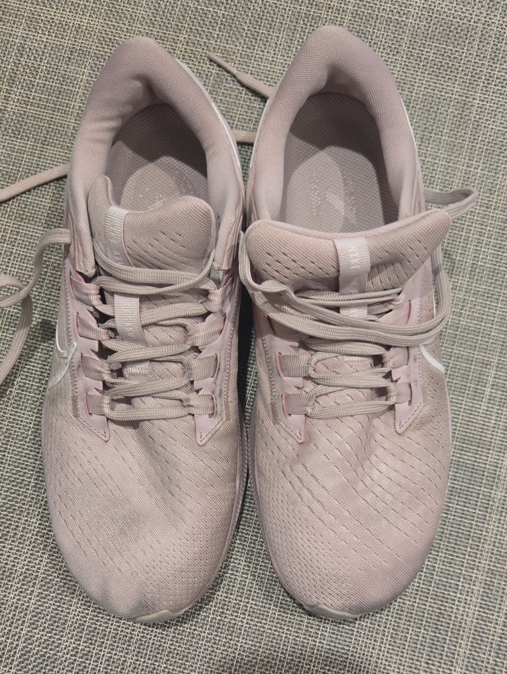 Nike Women's Light Pink Running Sneakers